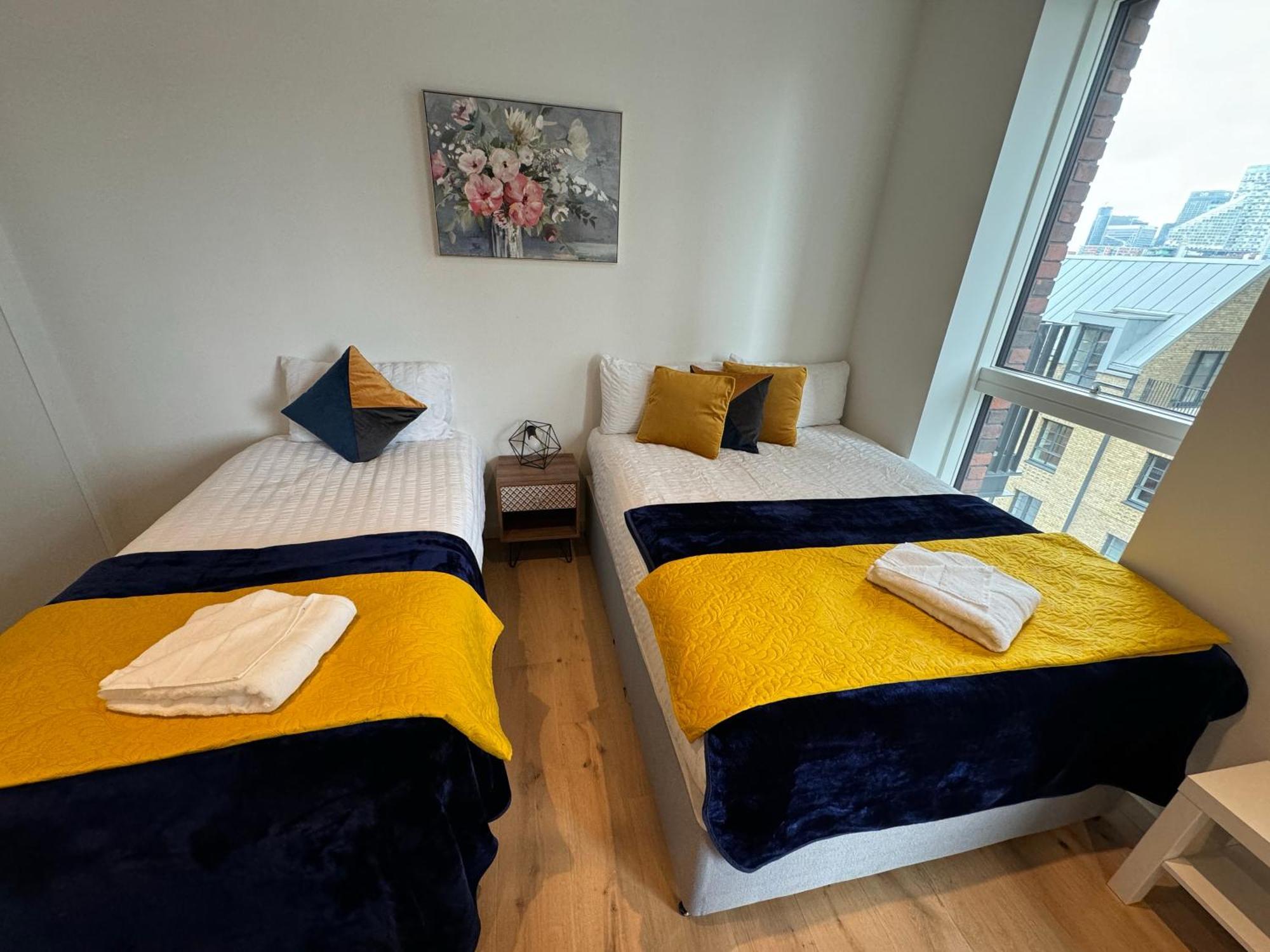 Апартаменты London Luxury Flat With Balcony, River View, O2 Arena, Excel, Canary Wharf, Station Экстерьер фото