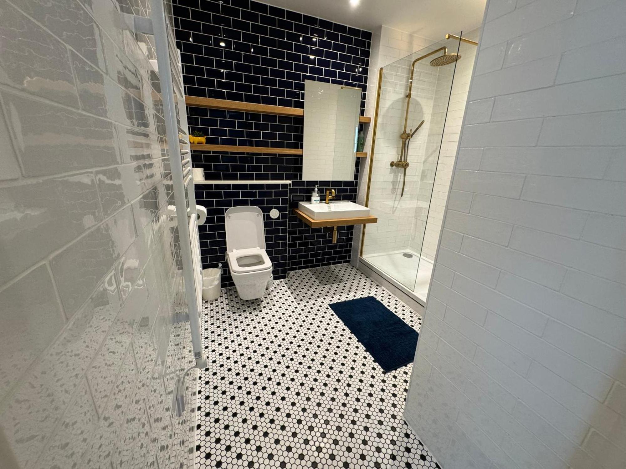 Апартаменты London Luxury Flat With Balcony, River View, O2 Arena, Excel, Canary Wharf, Station Экстерьер фото